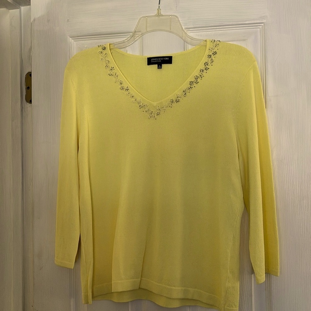 Yellow sweater with embellishments at the neck. Jones New York Collection XL
